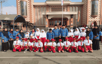 Guru dan Siswa SDN 2 Karangmangu Ikuti Upacara HUT ke-80 Republik Indonesia Tahun 2025